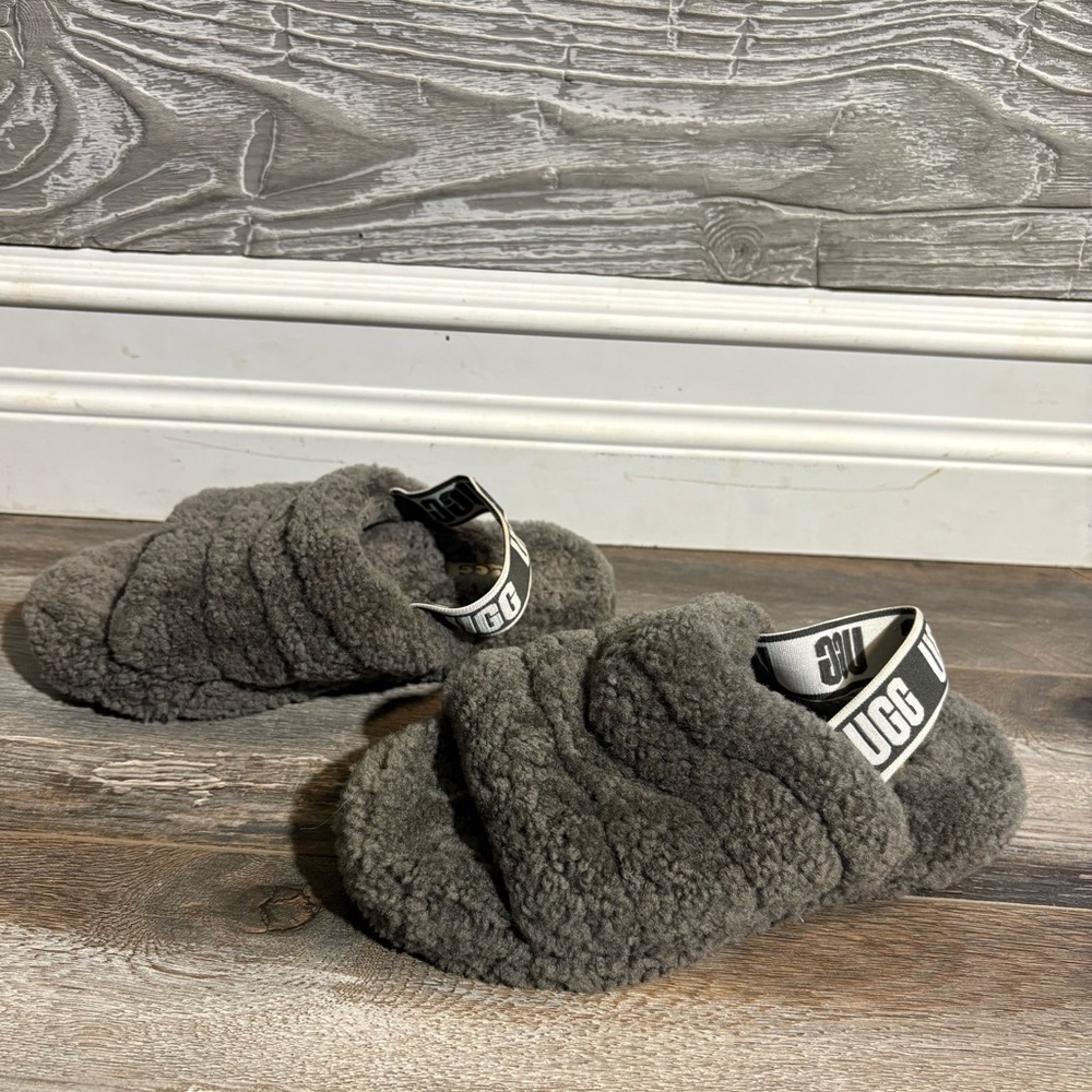 UGG FLUFF YEAH SLIDES GIRLS SIZE 1